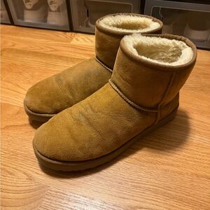 Men ugg low bomber boot
